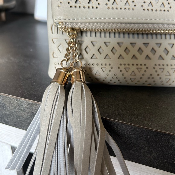 Clutch - Picture 2 of 5